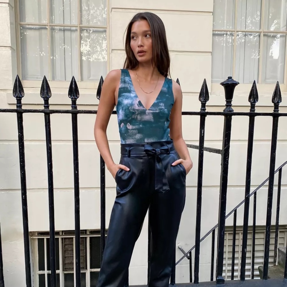 Babaton Contour V-Neck Bodysuit in Peacock/Denude - Picture 2 of 4